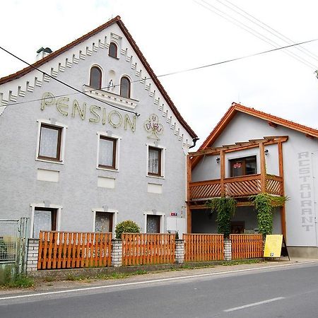 Pension U Dubu ฟรันทิชโกวี ลาซเน ภายนอก รูปภาพ